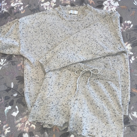AZOE Sweaters - Women's Gray Sweater by LNA